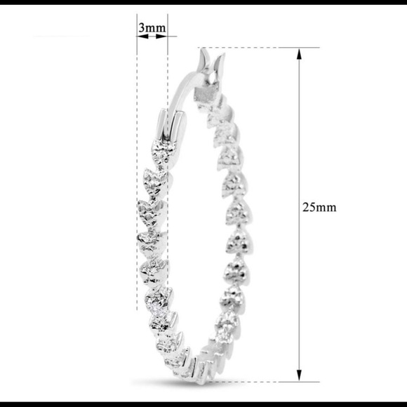 2️⃣2️⃣5️⃣NWOT Classic Diamond Hoop Earrings, 1 Inch - Picture 2 of 7